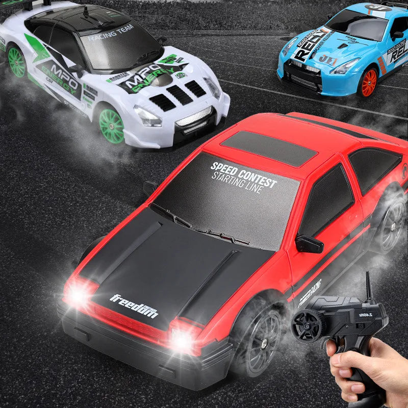 سيارة Drift RC بسرعة عالية 2.4G 4WD نموذج AE86 للسيارات المتحكمة عن بعد هدية عيد الميلاد للأطفال